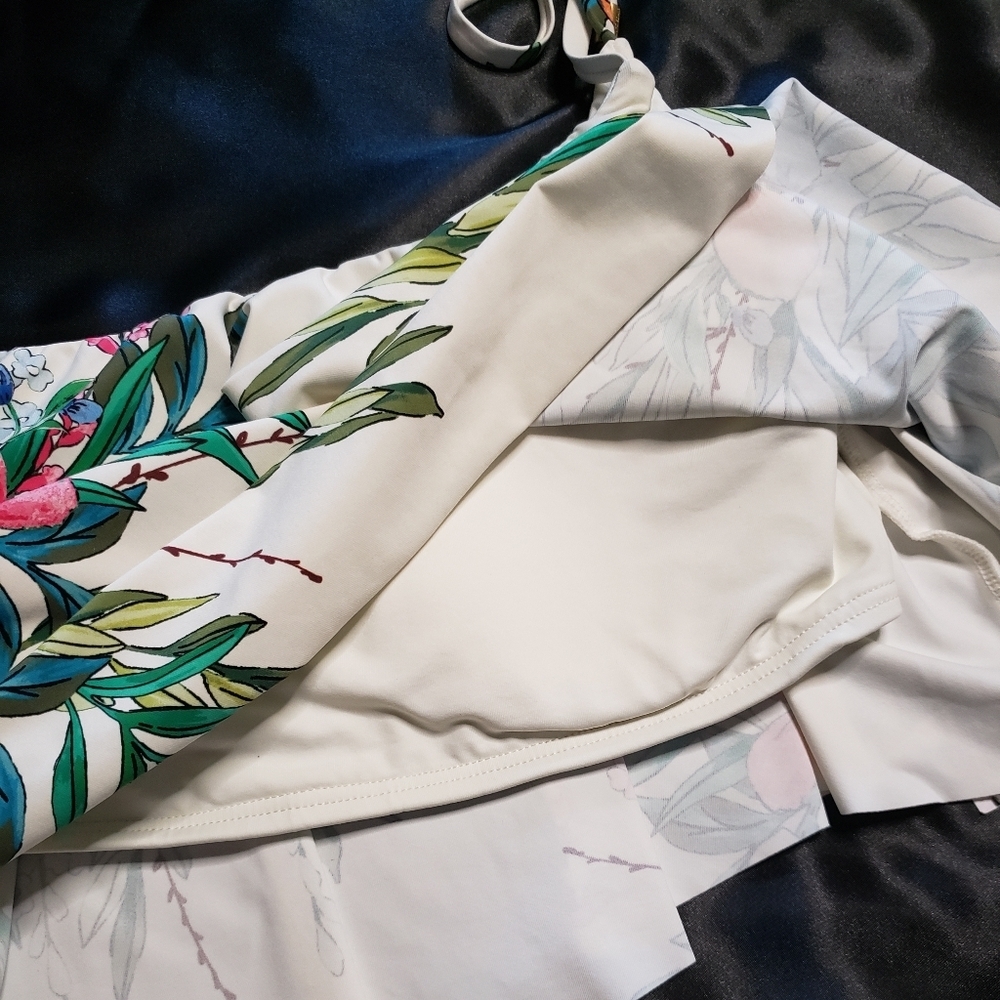 Vince Camuto NWT XS One Shouldered Ruffle Floral Bikini - Picture 6 of 9